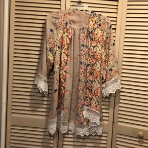 Floral print/blush kimono